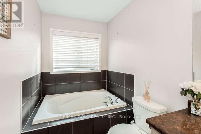 23 Jersey Lane, Halton Hills, Ontario  L7G 0H2 - Photo 26 - W12721416