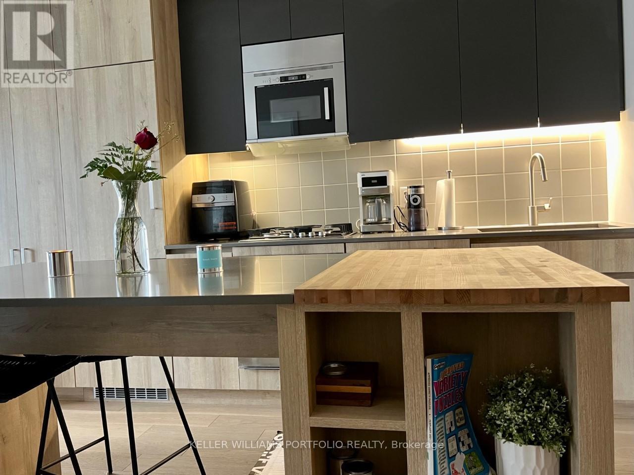 411 - 430 Roncesvalles Avenue, Toronto, Ontario  M6R 2N2 - Photo 2 - W12721426