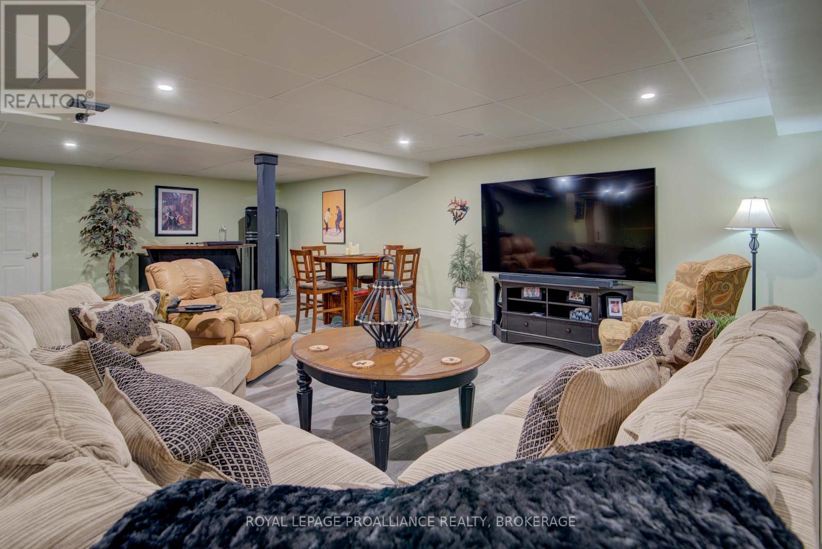 1086 Prince Street, Lansdowne Village, Ontario K0E 1L0 - Photo 35 - X12481385