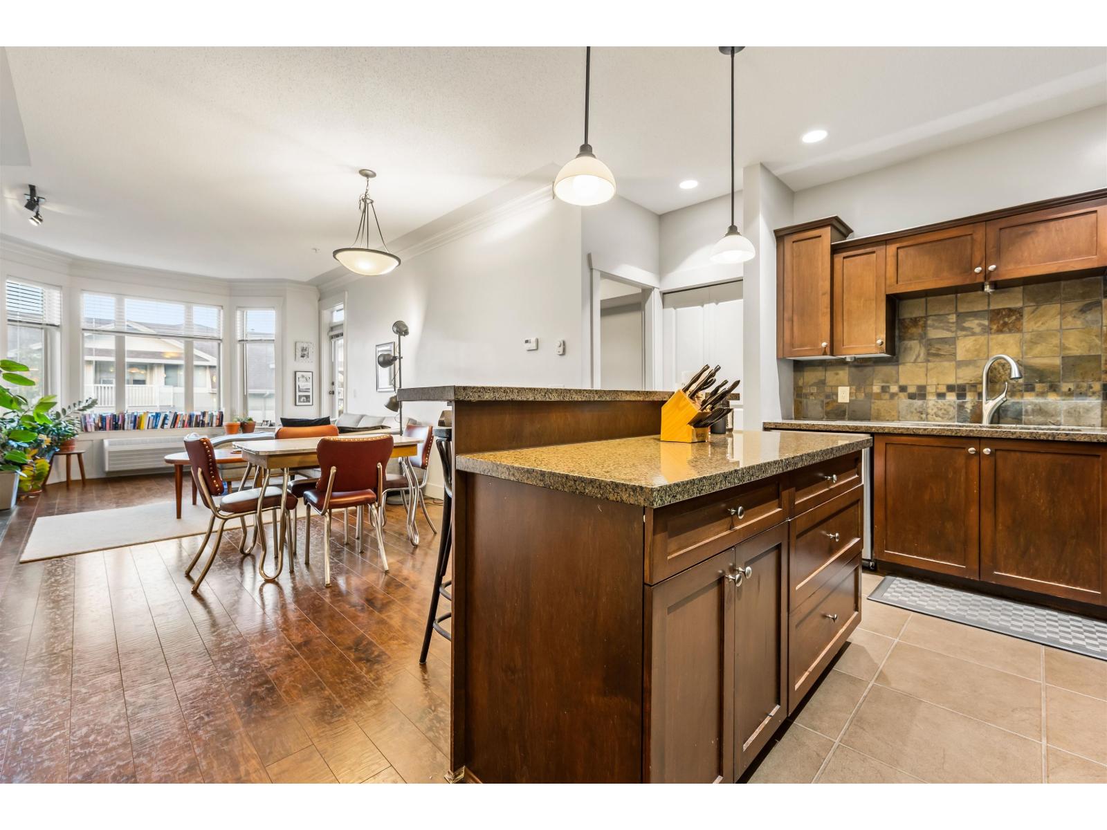 303 45615 Brett Avenue, Chilliwack Proper West, Chilliwack, British Columbia  V2P 1P1 - Photo 3 - R3082254