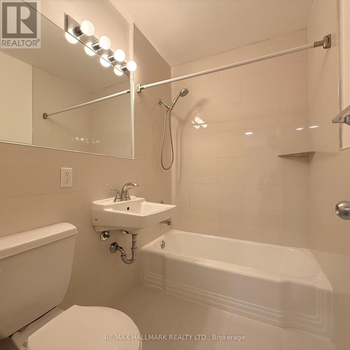 208 - 28 Upper Canada Drive, Toronto, Ontario  M2P 1R9 - Photo 8 - C12717020