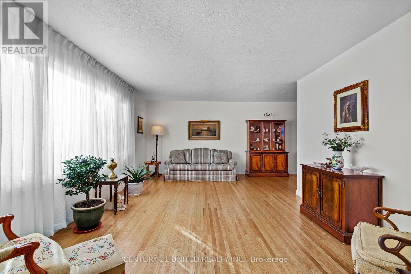 852 Parkhill Road W, Peterborough, Ontario  K9J 6P1 - Photo 3 - X12721508