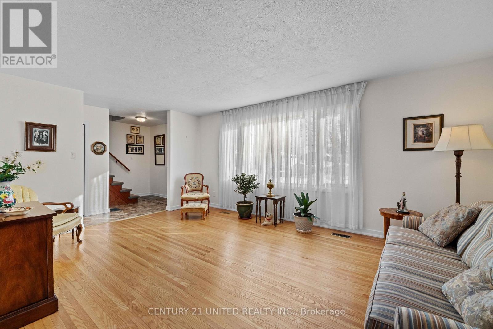 852 Parkhill Road W, Peterborough, Ontario  K9J 6P1 - Photo 5 - X12721508