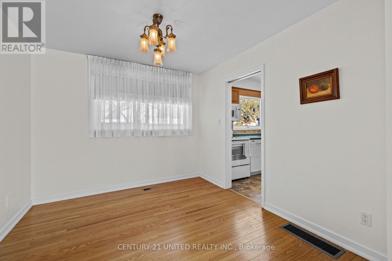 852 Parkhill Road W, Peterborough, Ontario  K9J 6P1 - Photo 8 - X12721508