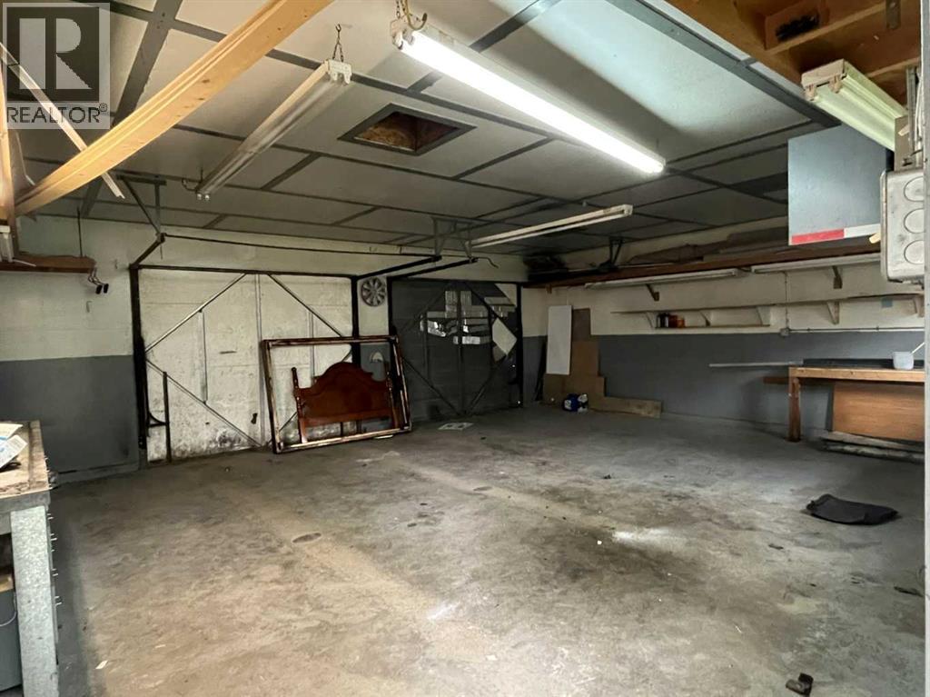 221 3 Avenue, Vauxhall, Alberta  T0K 2K0 - Photo 19 - A2256151