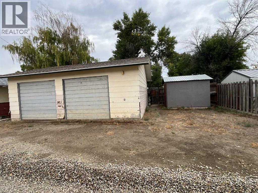 221 3 Avenue, Vauxhall, Alberta  T0K 2K0 - Photo 18 - A2256151