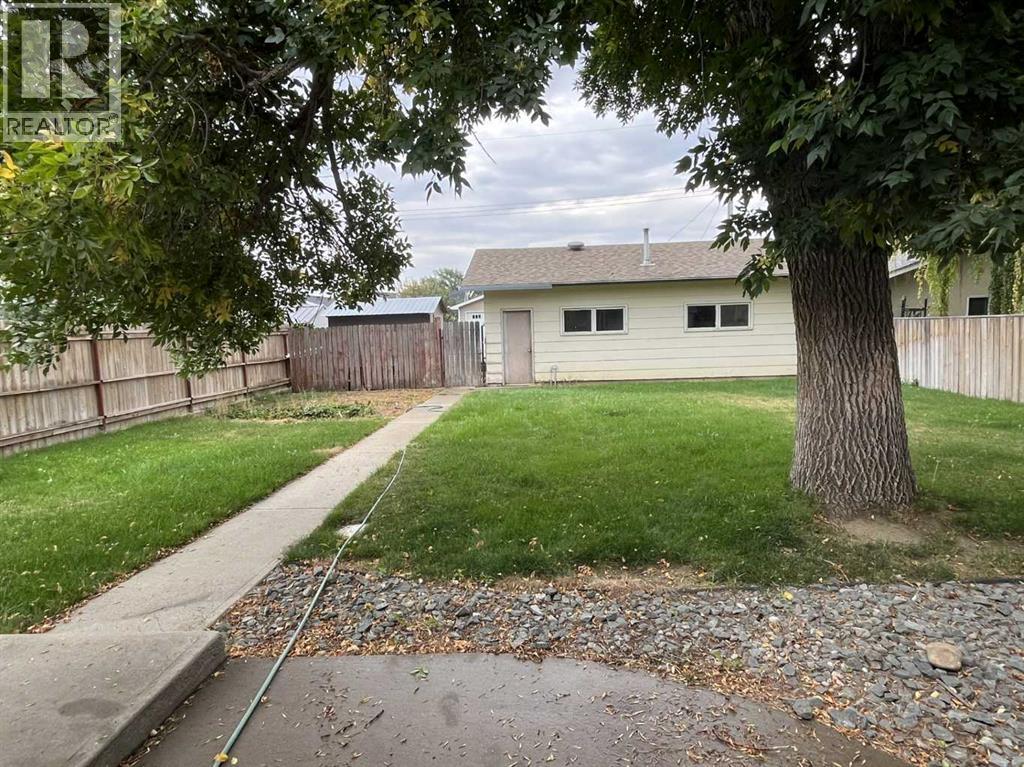 221 3 Avenue, Vauxhall, Alberta  T0K 2K0 - Photo 17 - A2256151