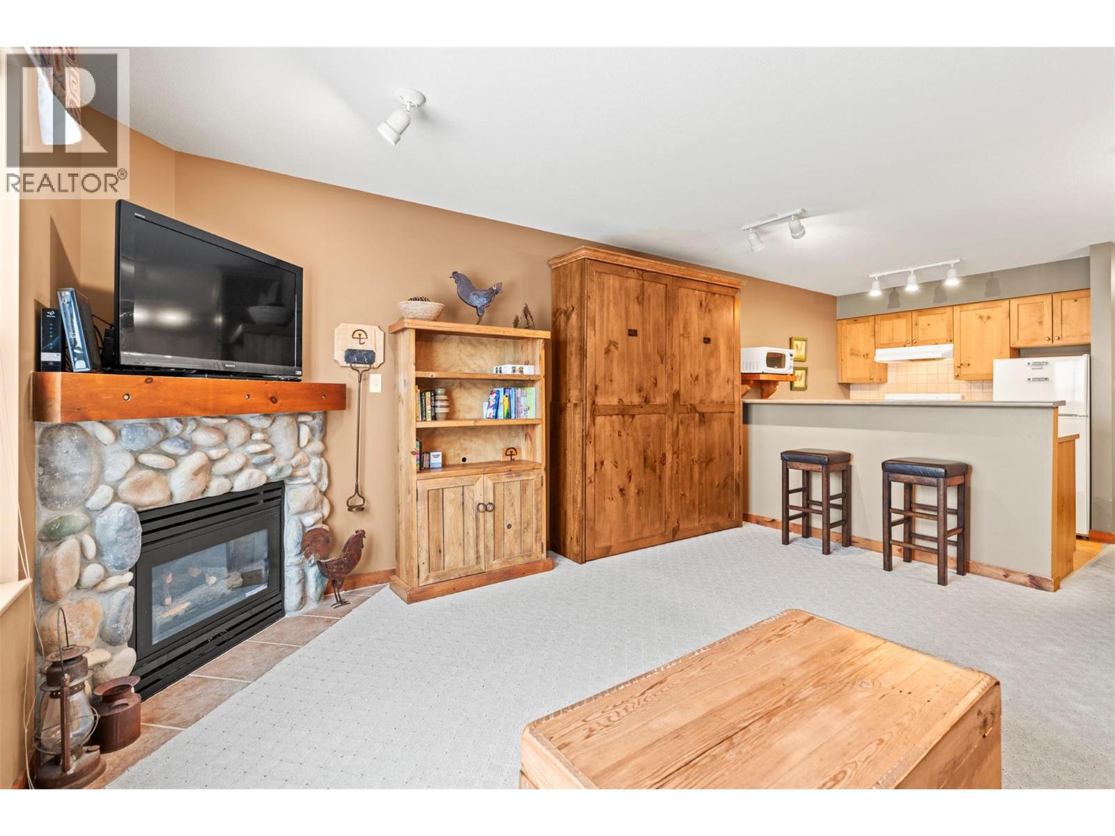 9804 Silver Star Road Unit# 203, Vernon, British Columbia  V1B 3X1 - Photo 19 - 10368785