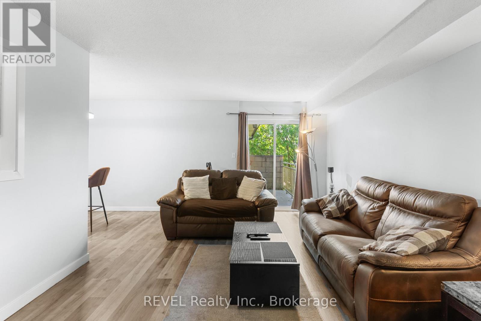 305 - 5222 Portage Road, Niagara Falls, Ontario  L2E 6B6 - Photo 3 - X12721494