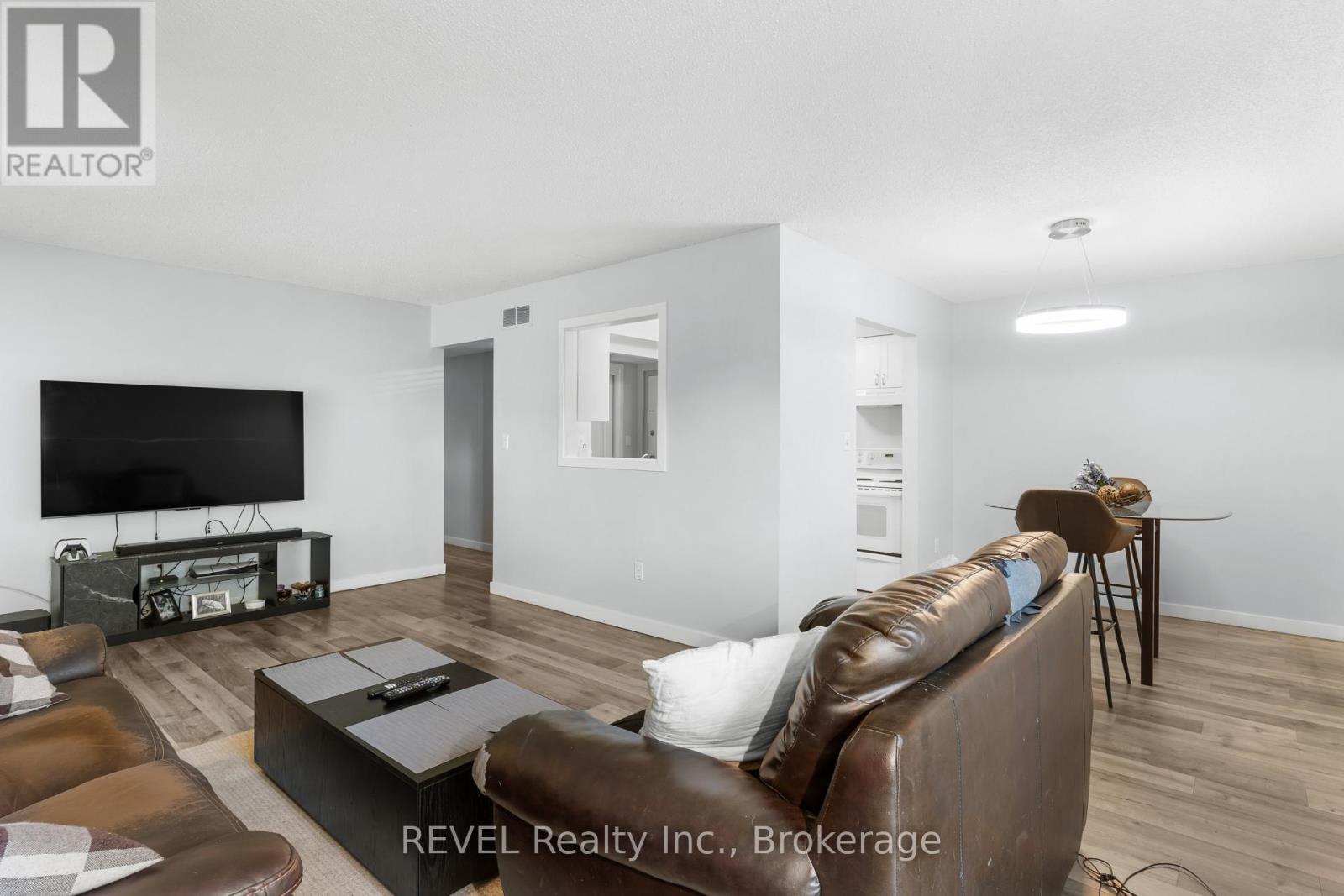 305 - 5222 Portage Road, Niagara Falls, Ontario  L2E 6B6 - Photo 5 - X12721494