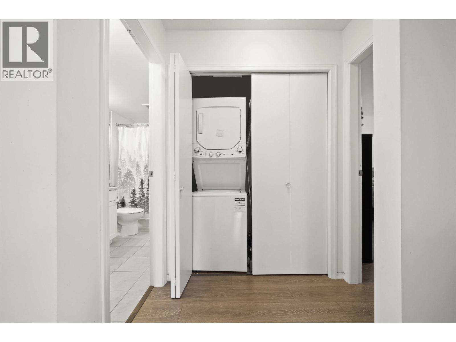 209 2915 Glen Drive, Coquitlam, British Columbia  V3B 7H8 - Photo 14 - R3082246