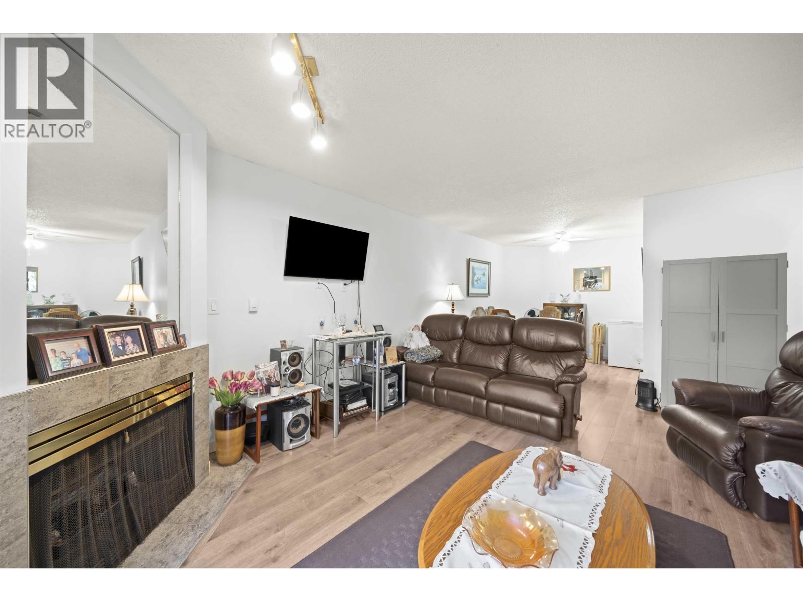 416 2915 Glen Drive, Coquitlam, British Columbia  V3B 7H8 - Photo 7 - R3082256