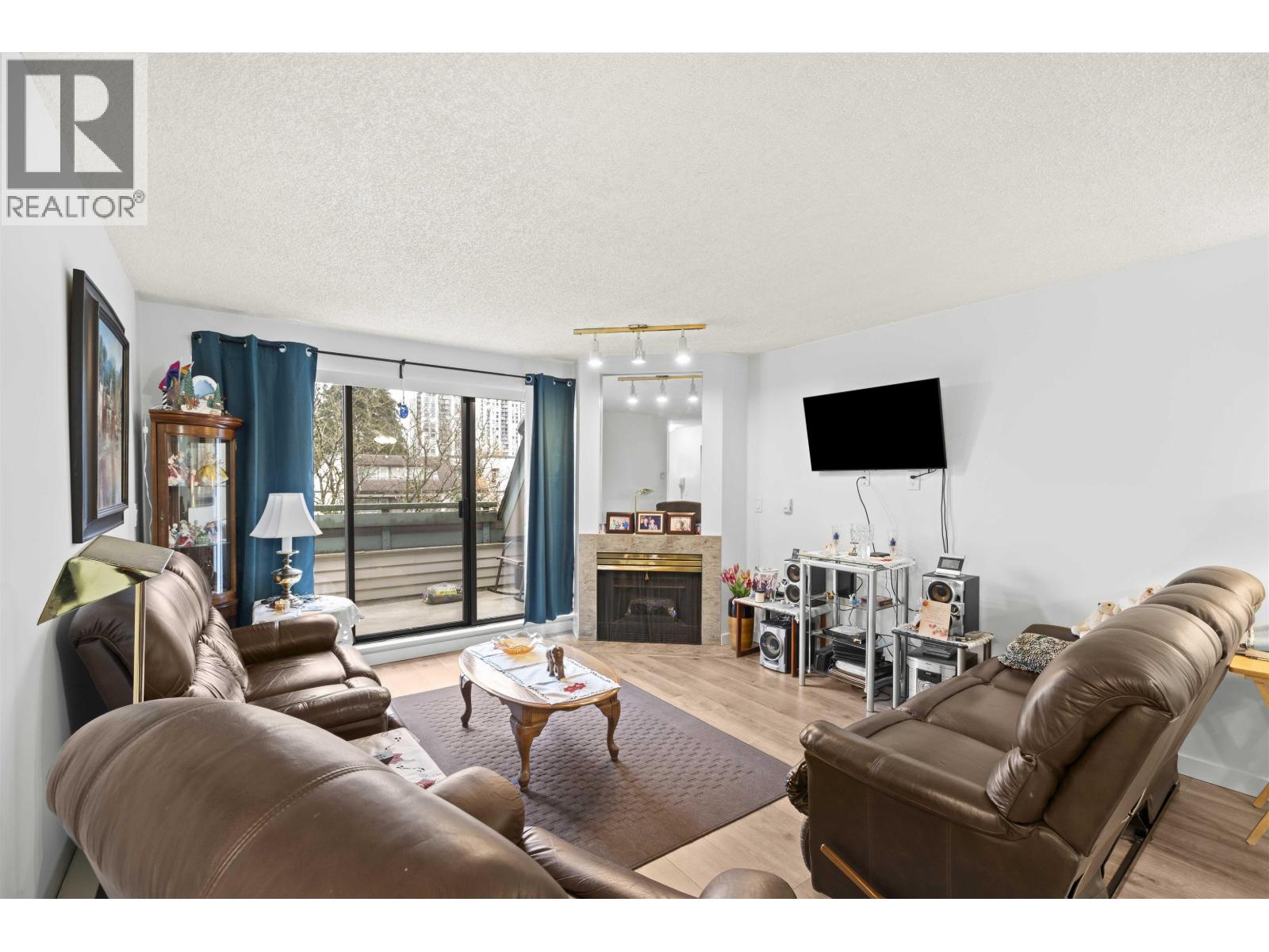 416 2915 Glen Drive, Coquitlam, British Columbia  V3B 7H8 - Photo 8 - R3082256