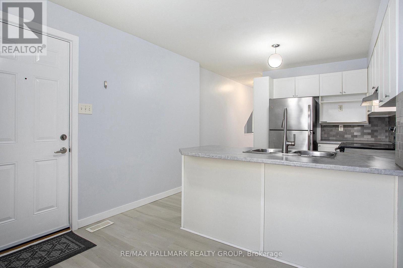 281 Aquaview Drive, Ottawa, Ontario  K4A 0B6 - Photo 4 - X12475541