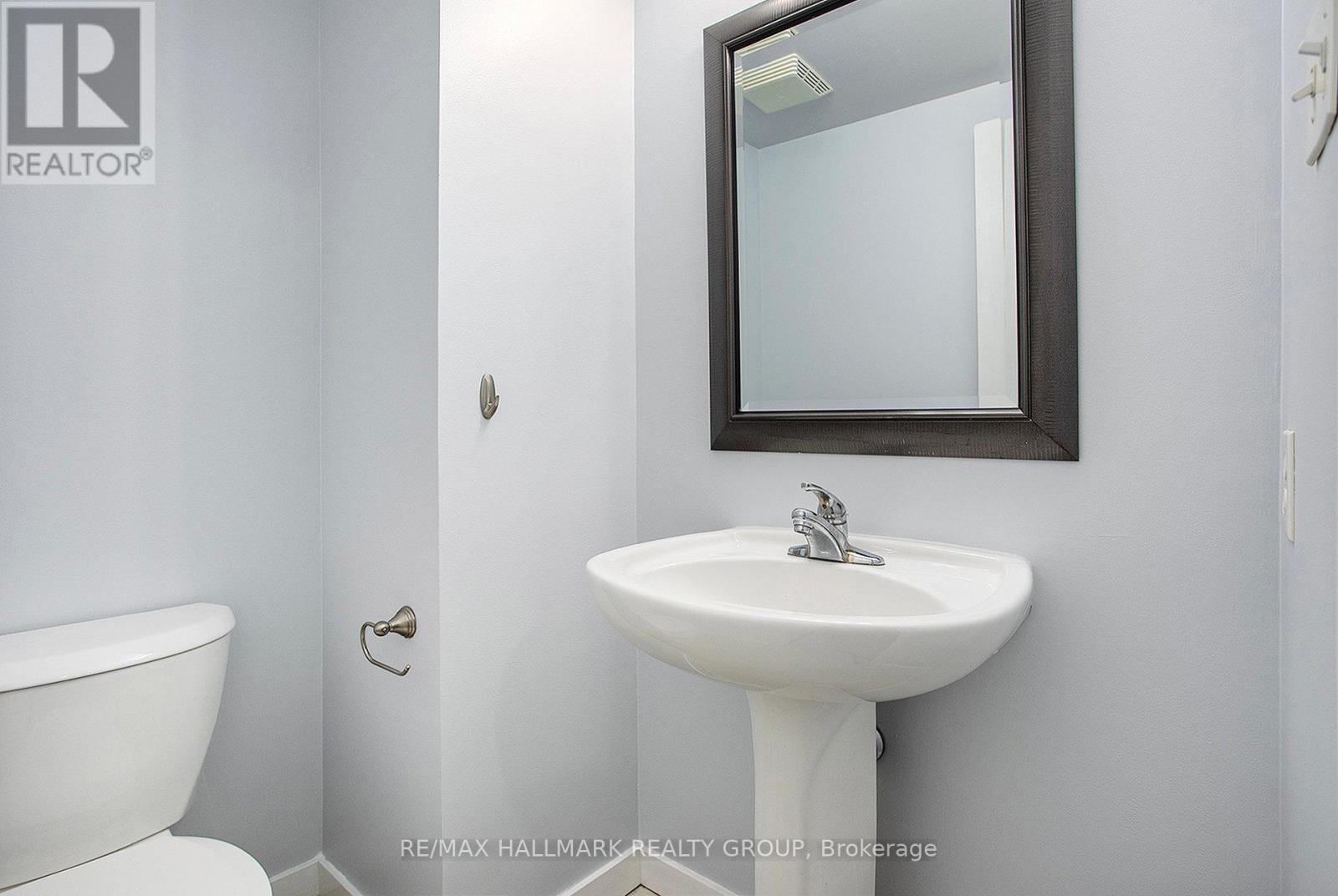 281 Aquaview Drive, Ottawa, Ontario  K4A 0B6 - Photo 6 - X12475541