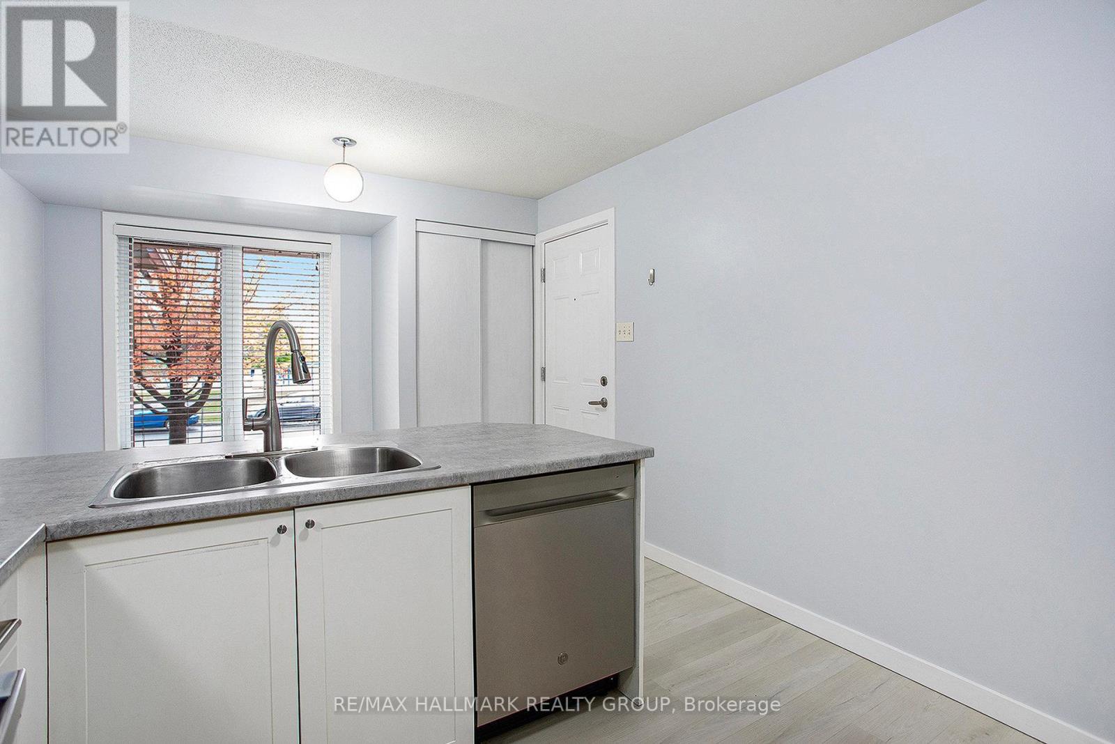 281 Aquaview Drive, Ottawa, Ontario  K4A 0B6 - Photo 3 - X12475541