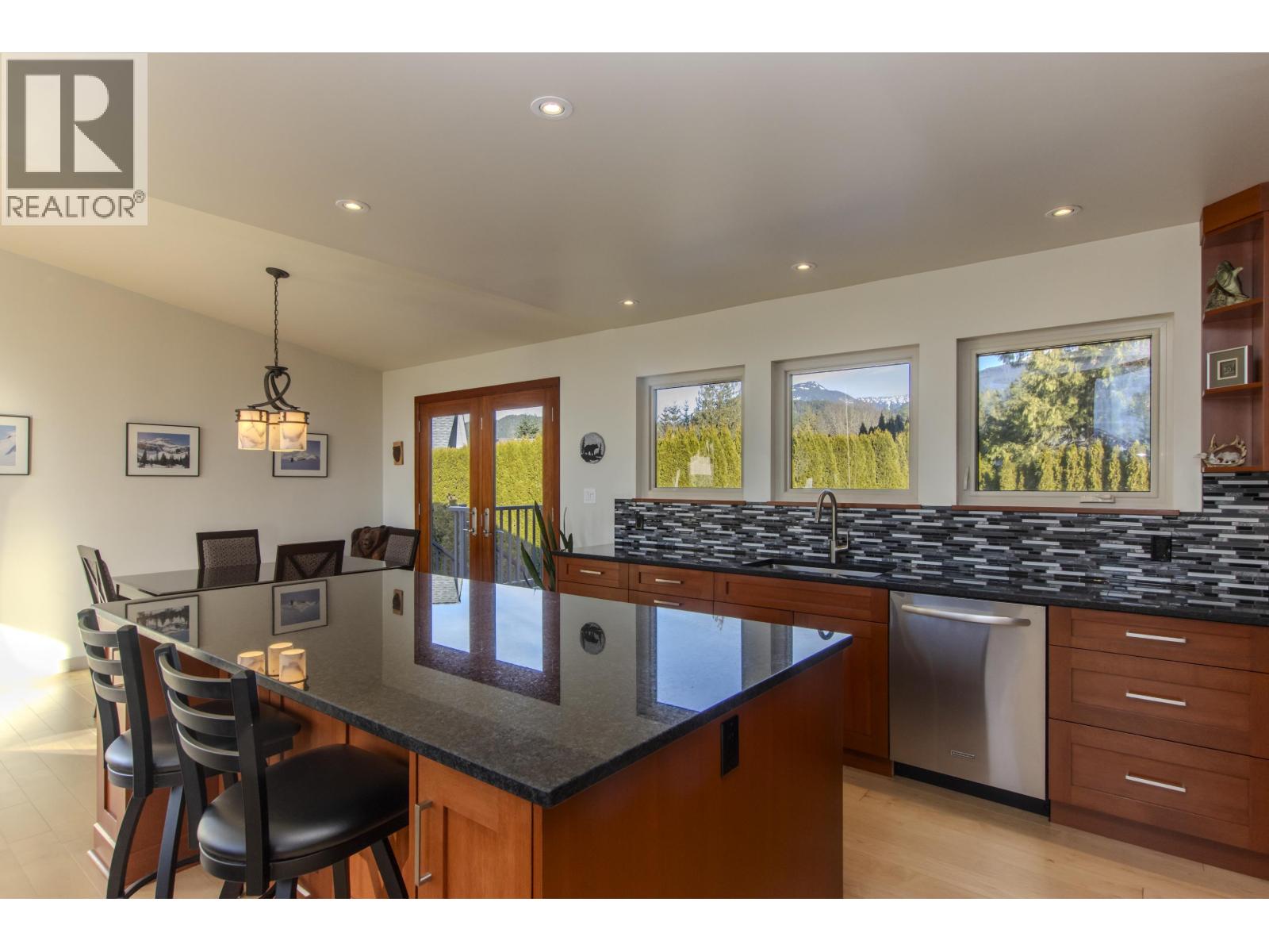 40298 Ayr Drive, Squamish, British Columbia  V8B 0B6 - Photo 10 - R3082261