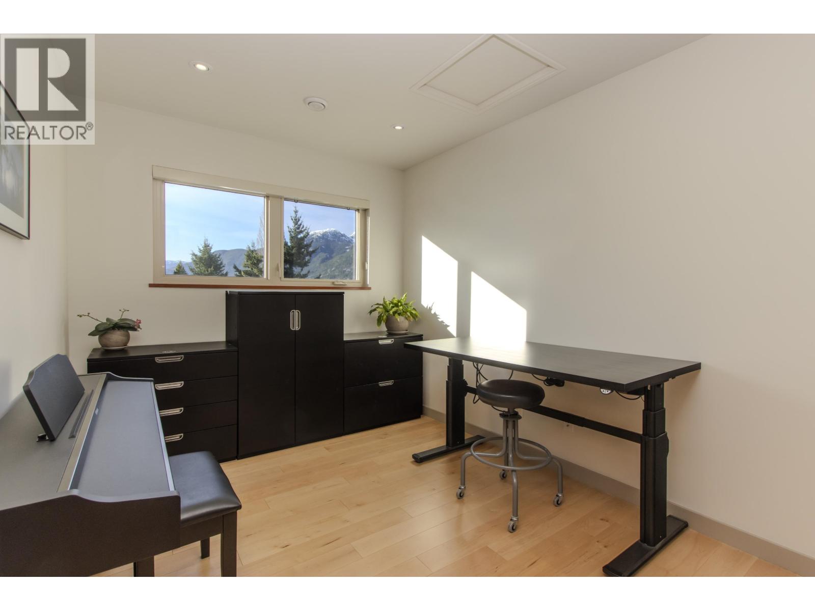 40298 Ayr Drive, Squamish, British Columbia  V8B 0B6 - Photo 15 - R3082261