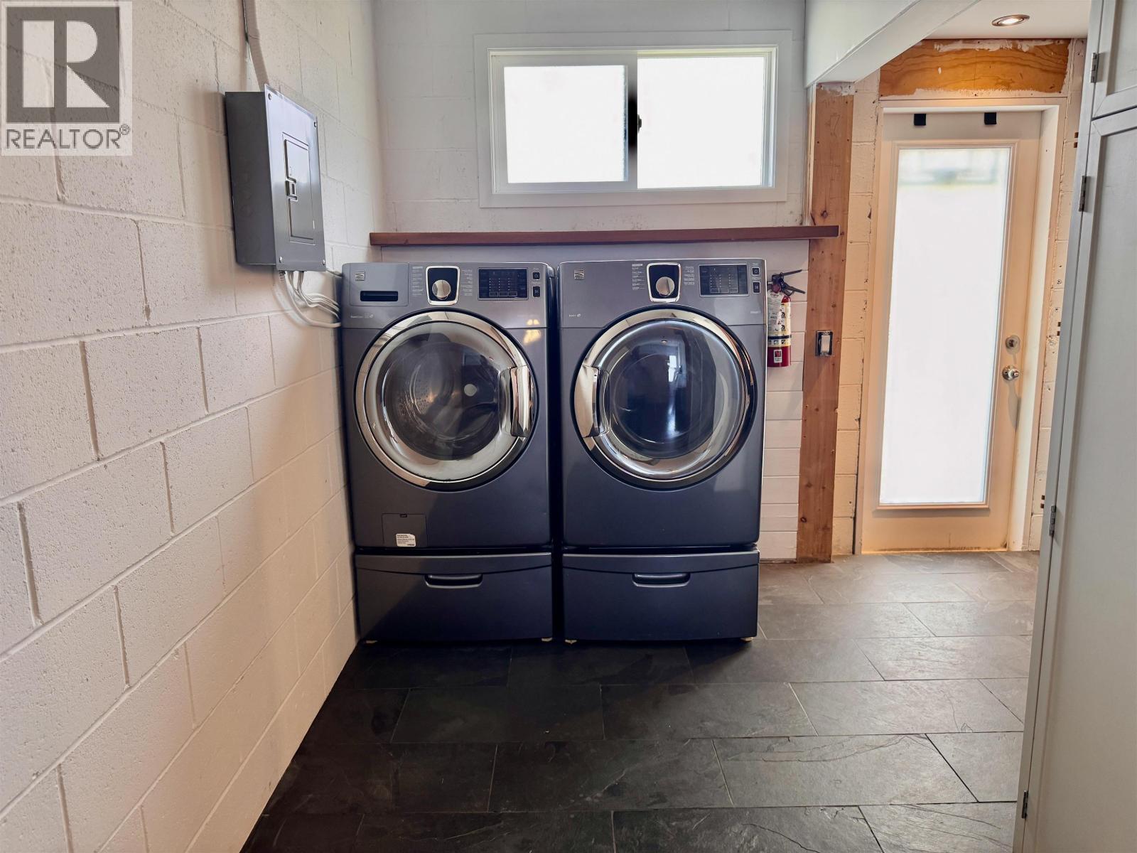 626 Shaw Road, Gibsons, British Columbia  V0N 1V8 - Photo 12 - C8075428