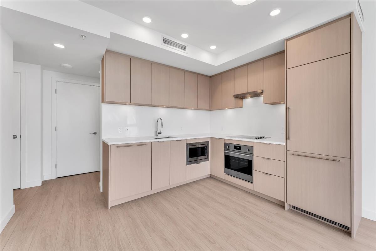 1212 13675 107a Avenue, Vancouver, British Columbia  V3T 0X3 - Photo 2 - R3082252