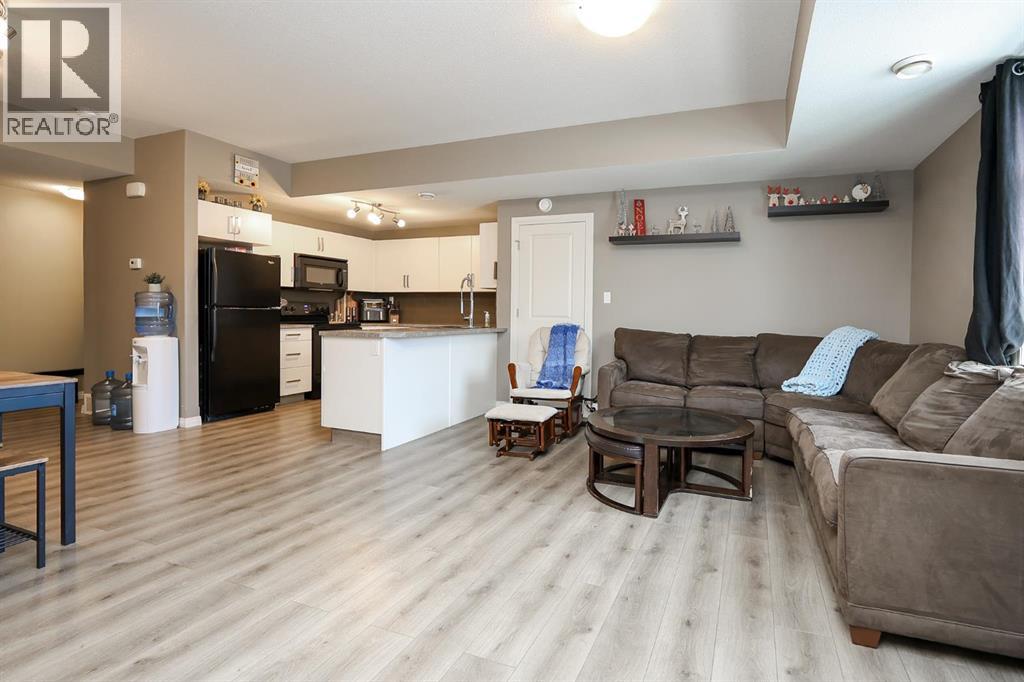 402, 639 Oak Street, Springbrook, Alberta  T4S 0E5 - Photo 6 - A2275422