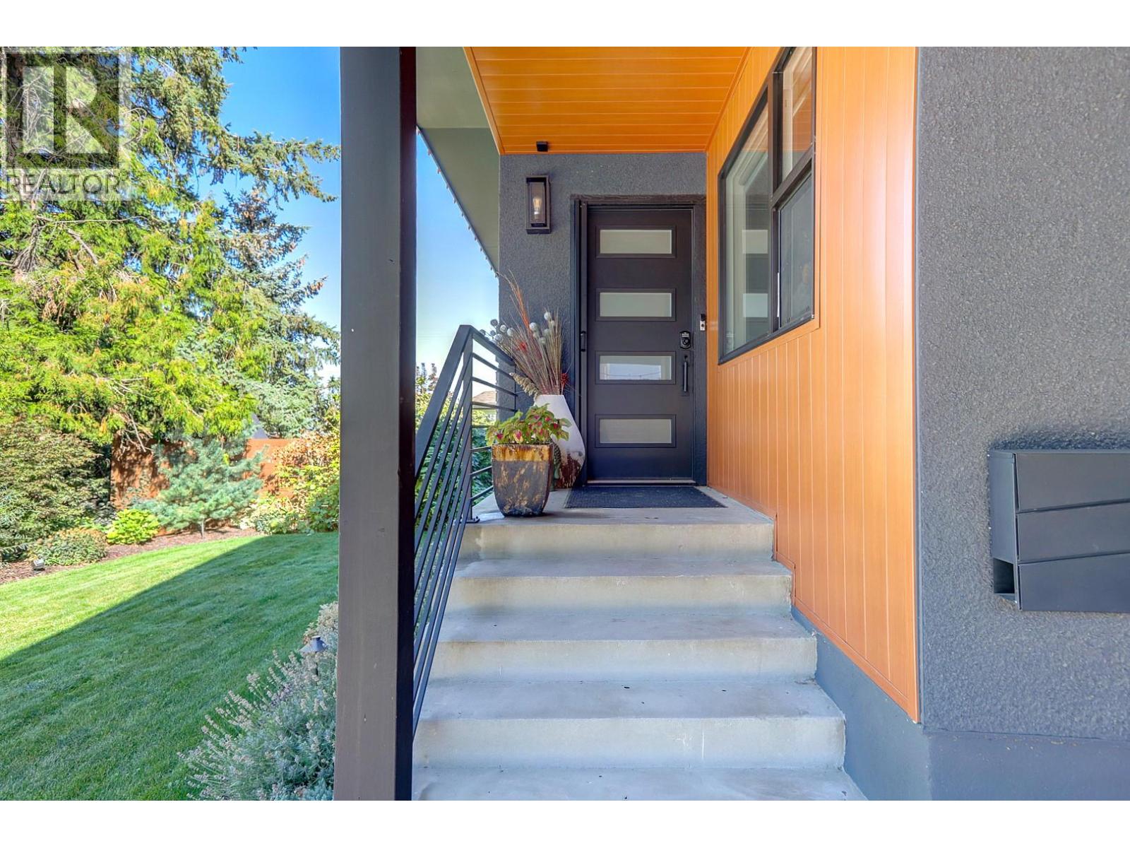 3707 22 Street, Vernon, British Columbia  V1T 4J1 - Photo 5 - 10371220