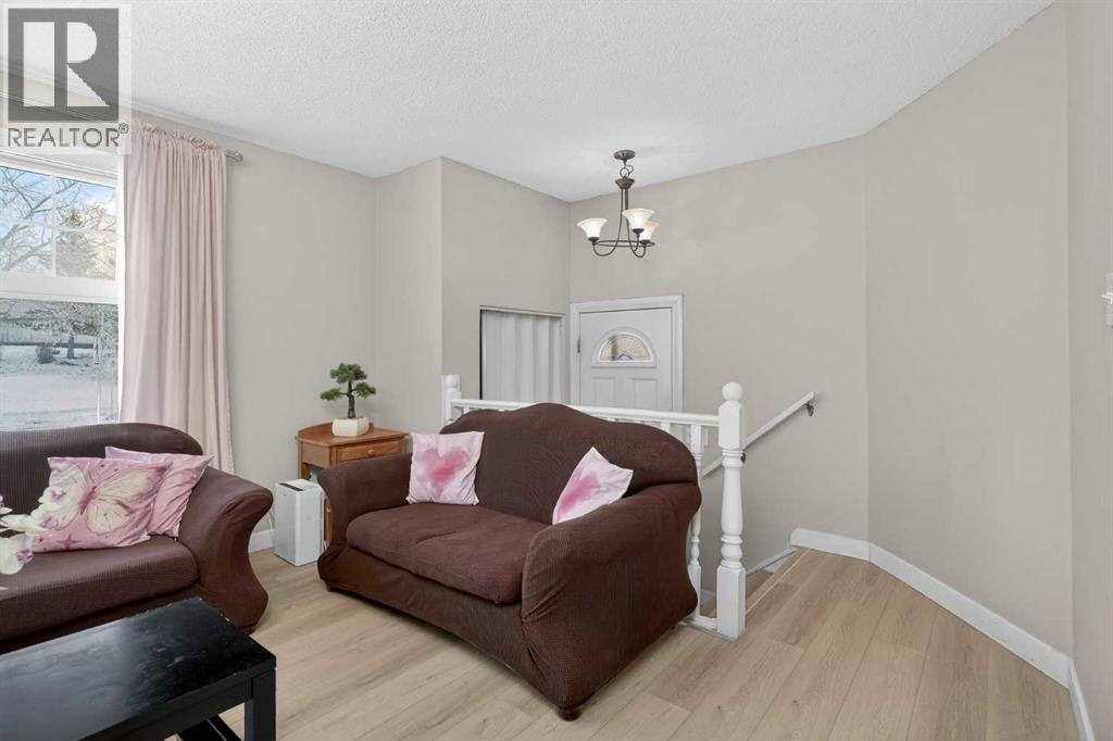 3503 42 Street Ne, Calgary, Alberta  T1Y 4S5 - Photo 4 - A2277727