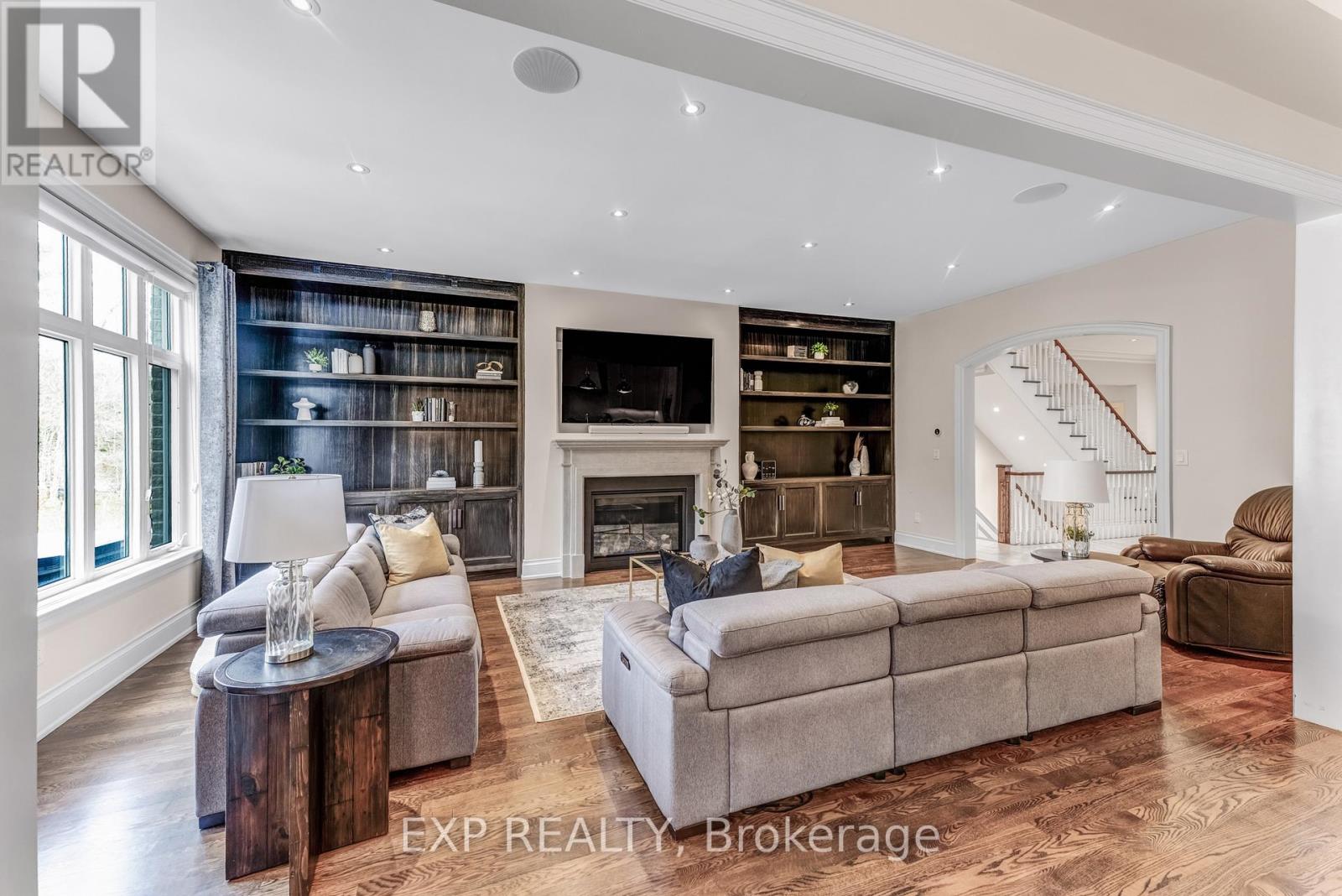 19 Glenhill Trail, Whitchurch-Stouffville, Ontario  L4A 1L9 - Photo 6 - N12721462