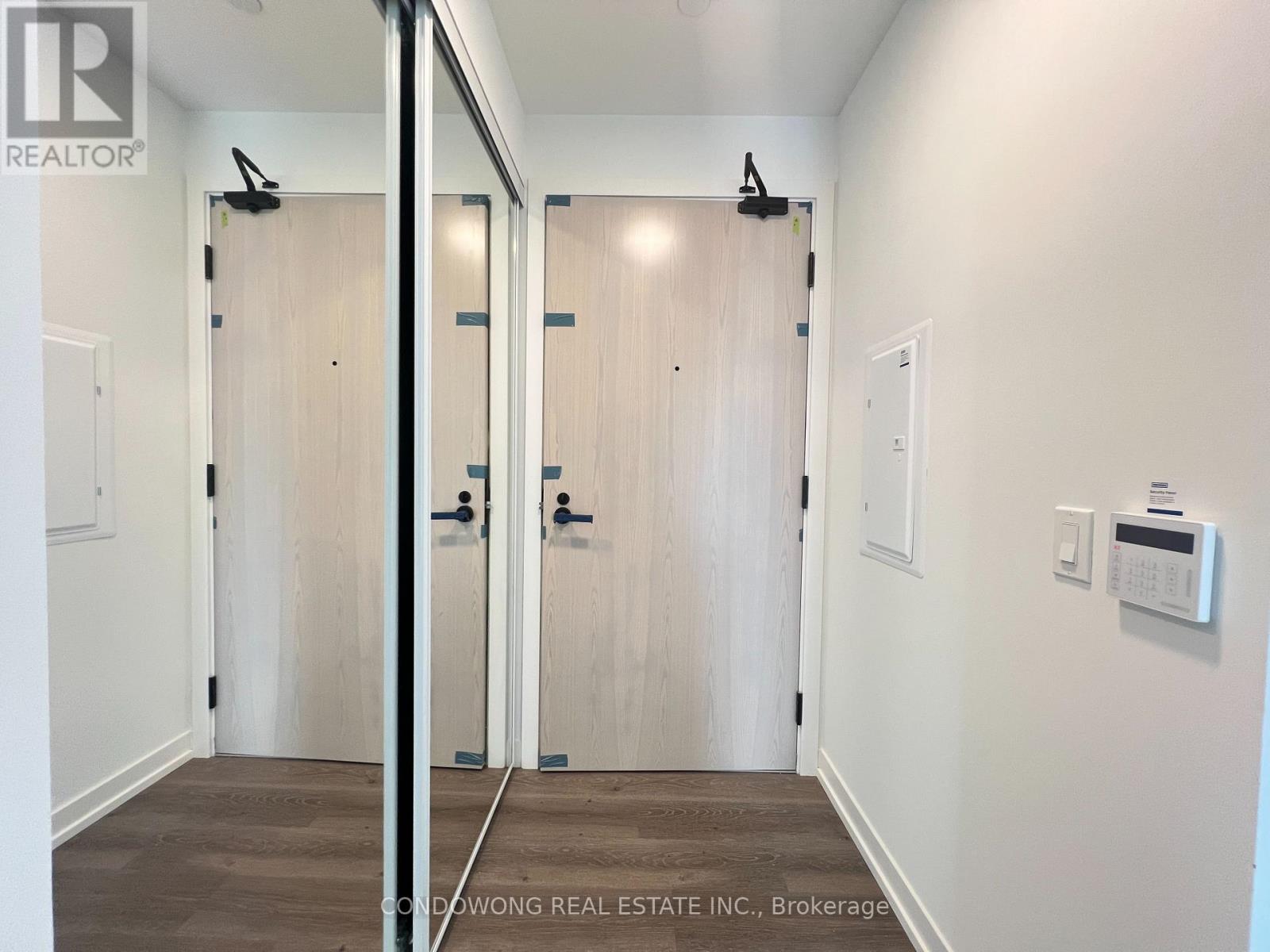 3712 - 28 Interchange Way, Vaughan, Ontario  L4K 0P8 - Photo 2 - N12721506