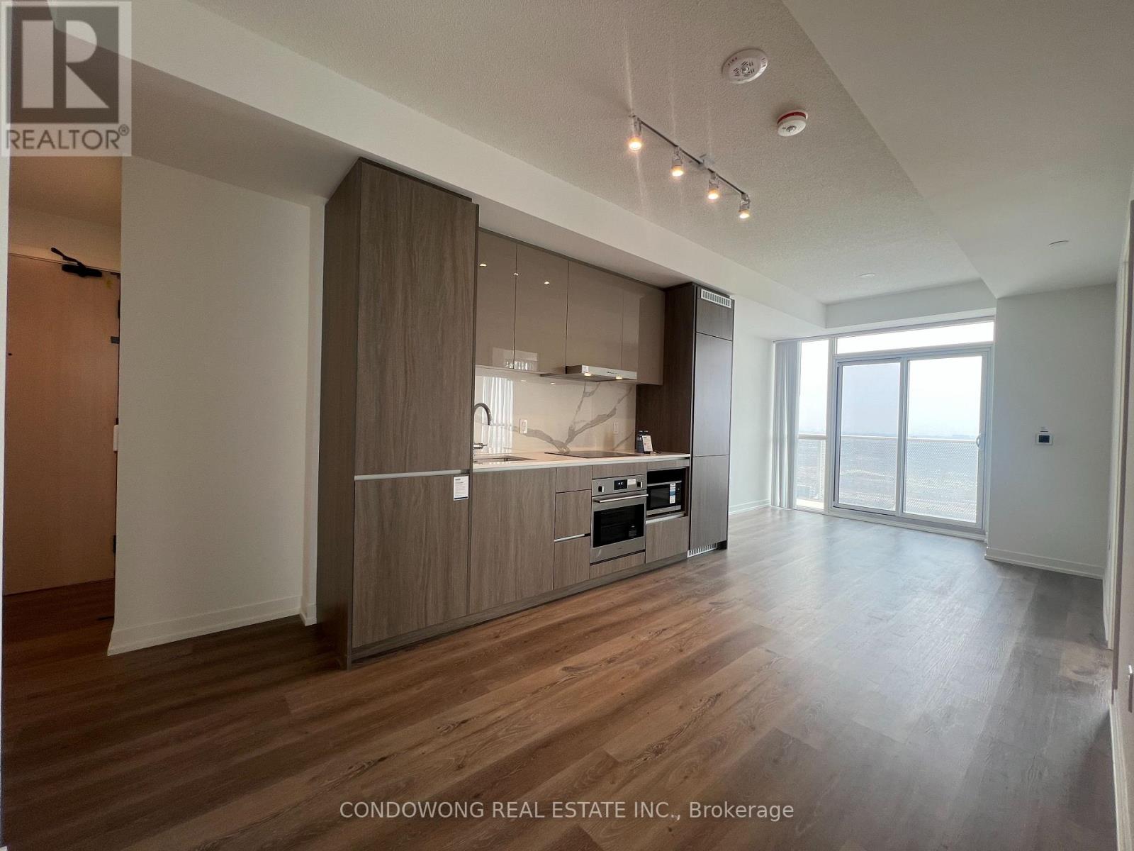 3712 - 28 Interchange Way, Vaughan, Ontario  L4K 0P8 - Photo 9 - N12721506