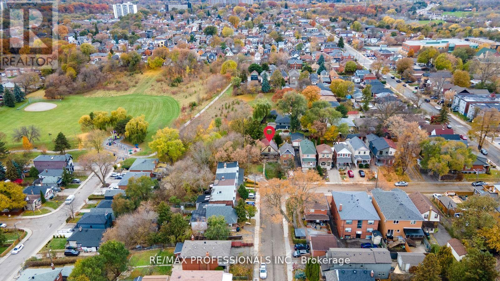 16 Cliff Street, Toronto, Ontario  M6N 4L6 - Photo 14 - W12721446