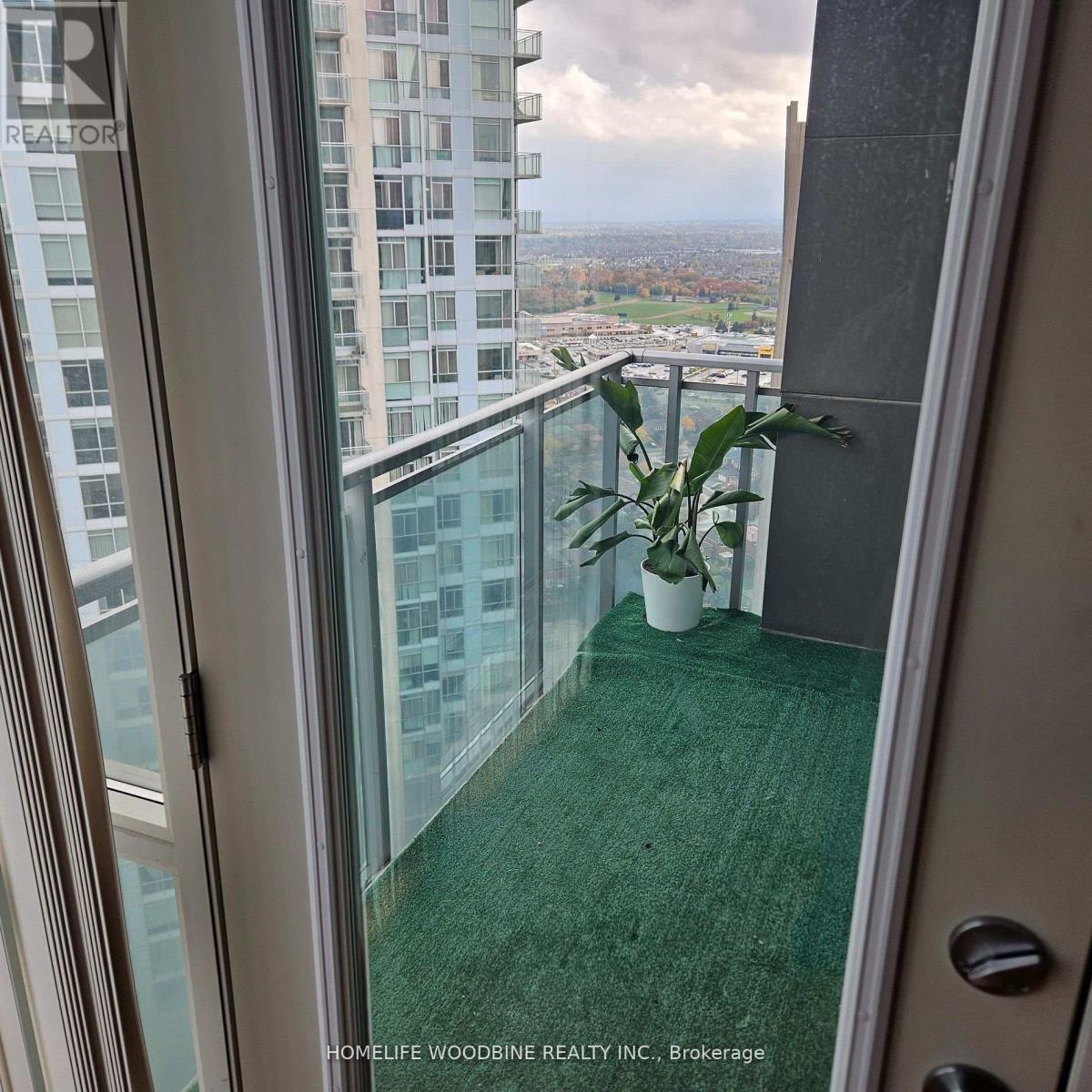 3006 - 3939 Duke Of York Boulevard, Mississauga, Ontario  L5B 4N2 - Photo 12 - W12721540