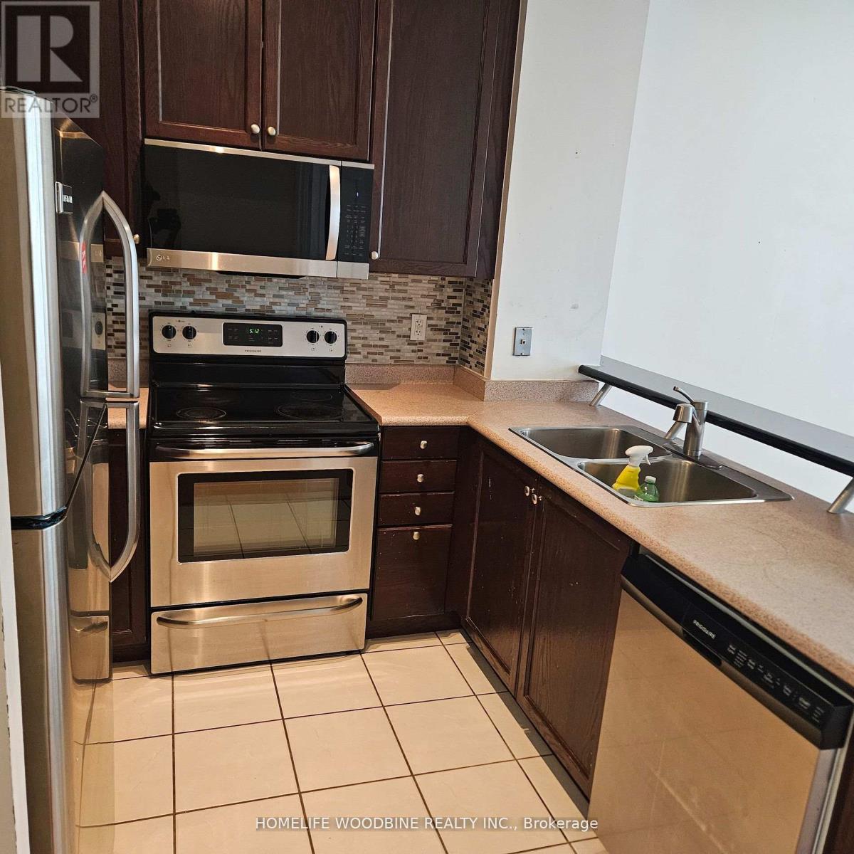 3006 - 3939 Duke Of York Boulevard, Mississauga, Ontario  L5B 4N2 - Photo 4 - W12721540