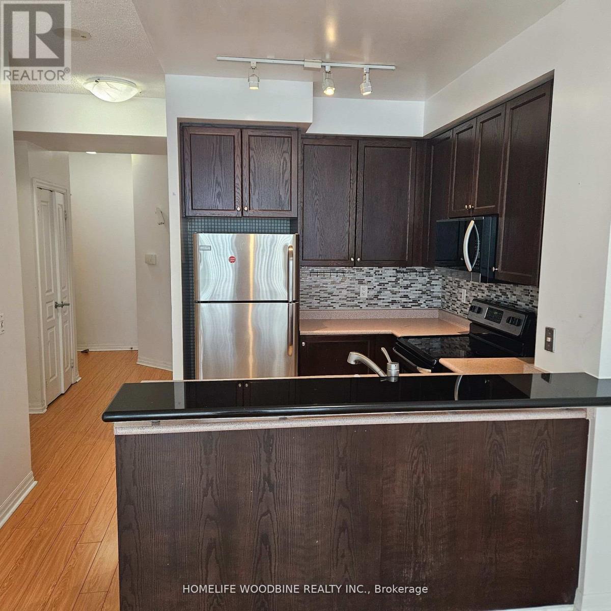 3006 - 3939 Duke Of York Boulevard, Mississauga, Ontario  L5B 4N2 - Photo 5 - W12721540