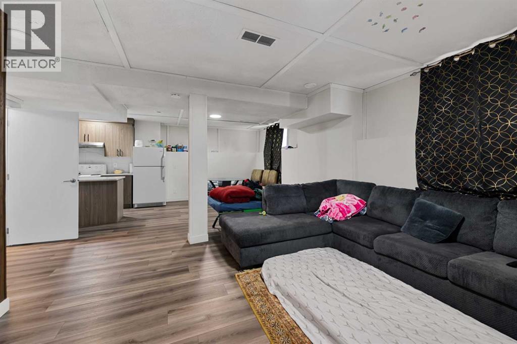 892 Abbotsford Drive Ne, Calgary, Alberta  T2A 6B8 - Photo 27 - A2279402