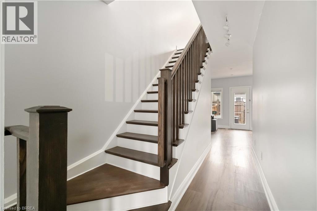 46 Borers Creek Circle, Waterdown, Ontario  L8B 1W3 - Photo 12 - 40800157