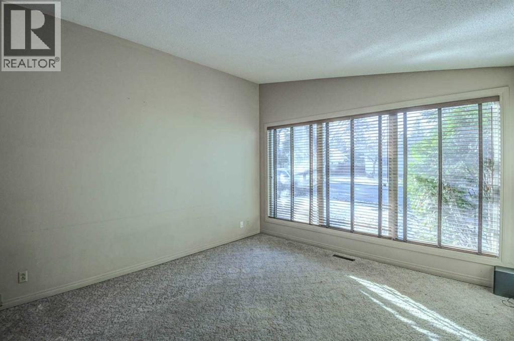 3420 Lane Crescent Sw, Calgary, Alberta  T3E 5X2 - Photo 4 - A2271923