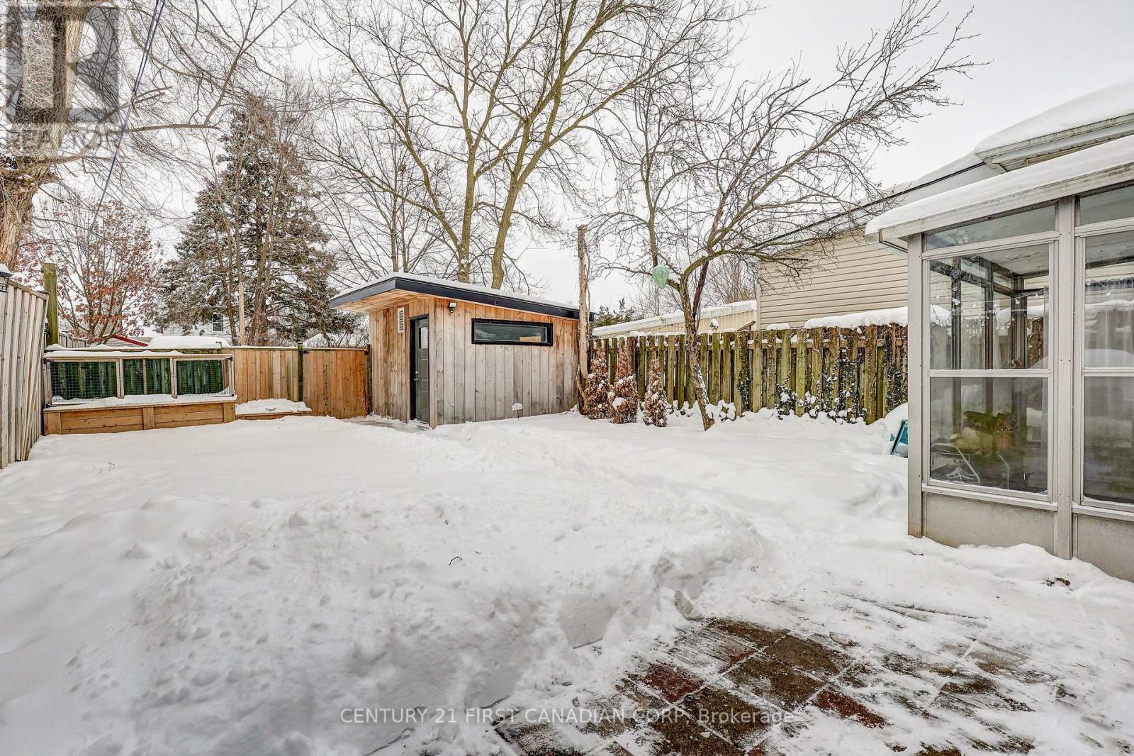 33 Beattie Avenue, London East, Ontario  N5W 2N9 - Photo 7 - X12721650