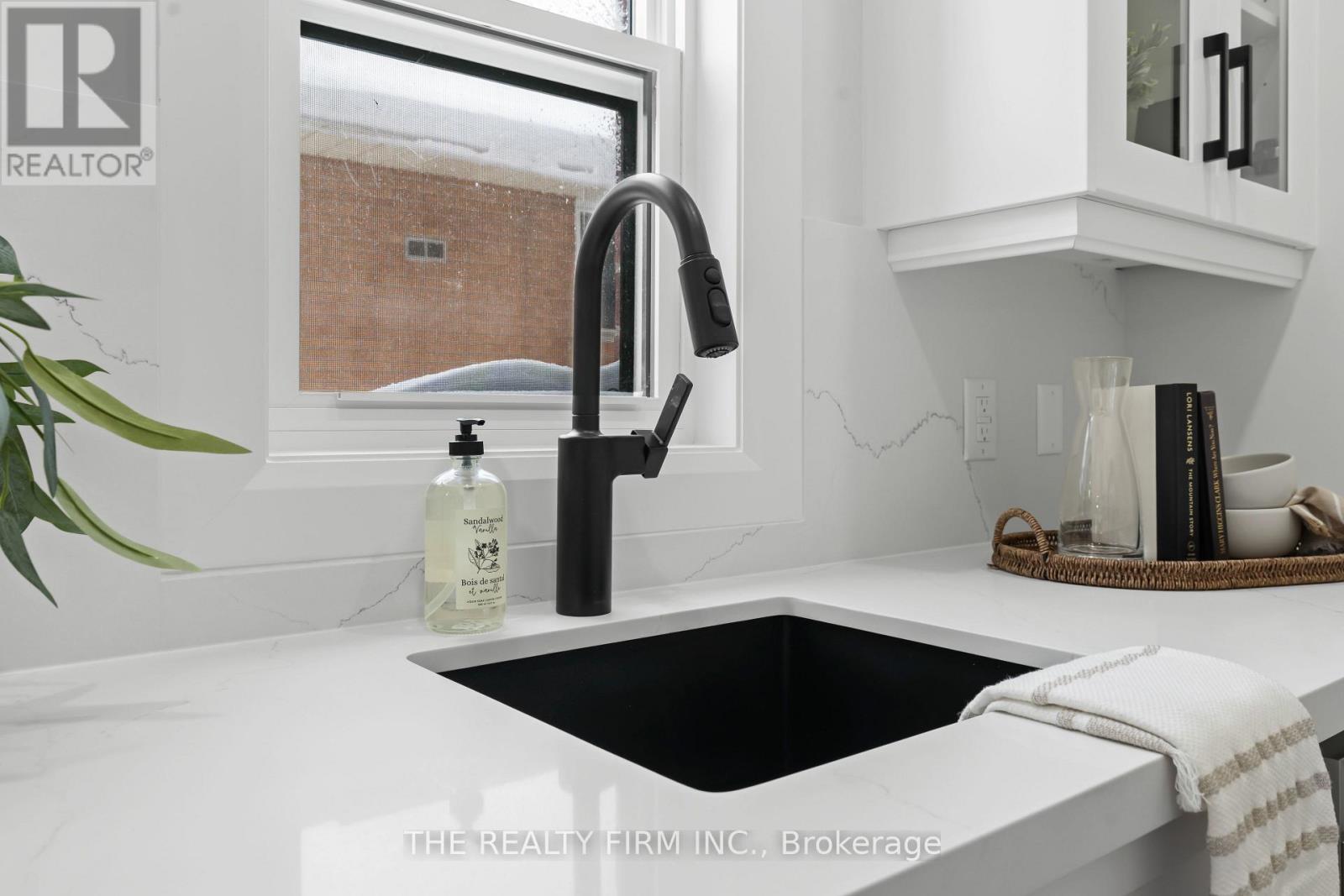 1037 Willow Drive W, London South, Ontario  N6E 1P4 - Photo 13 - X12721712