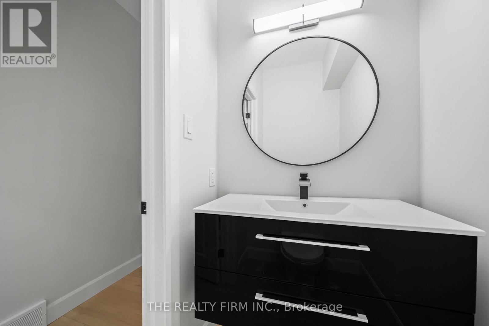 1037 Willow Drive W, London South, Ontario  N6E 1P4 - Photo 20 - X12721712