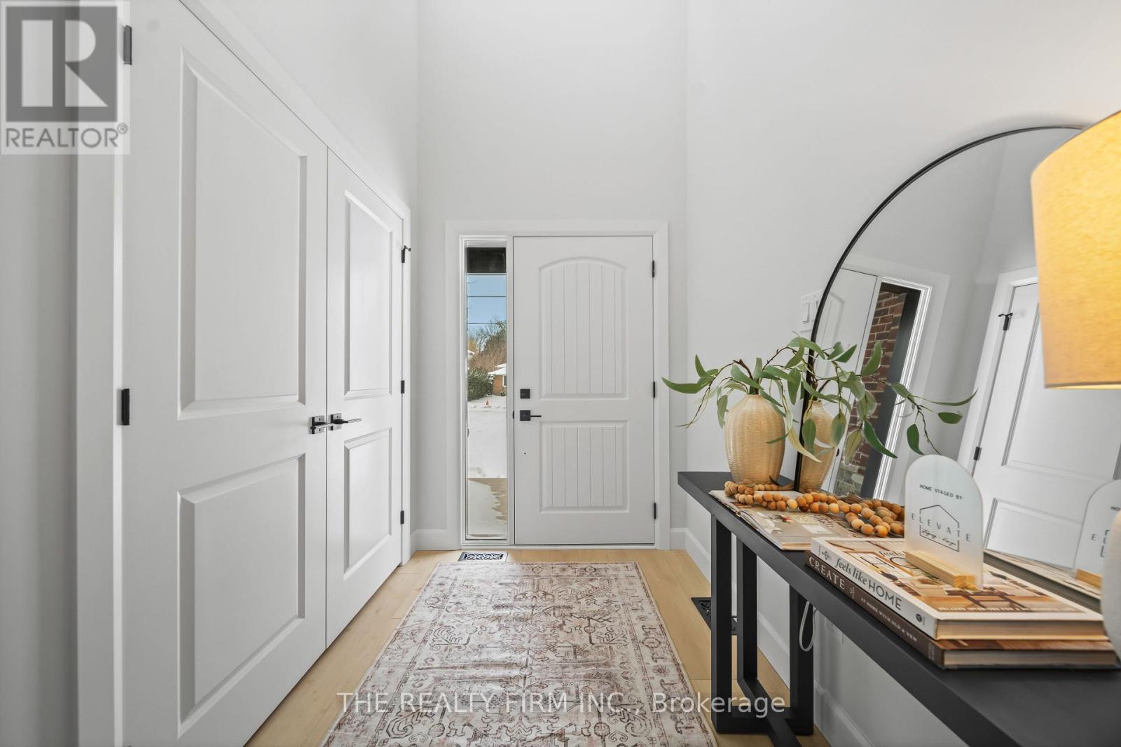 1037 Willow Drive W, London South, Ontario  N6E 1P4 - Photo 3 - X12721712