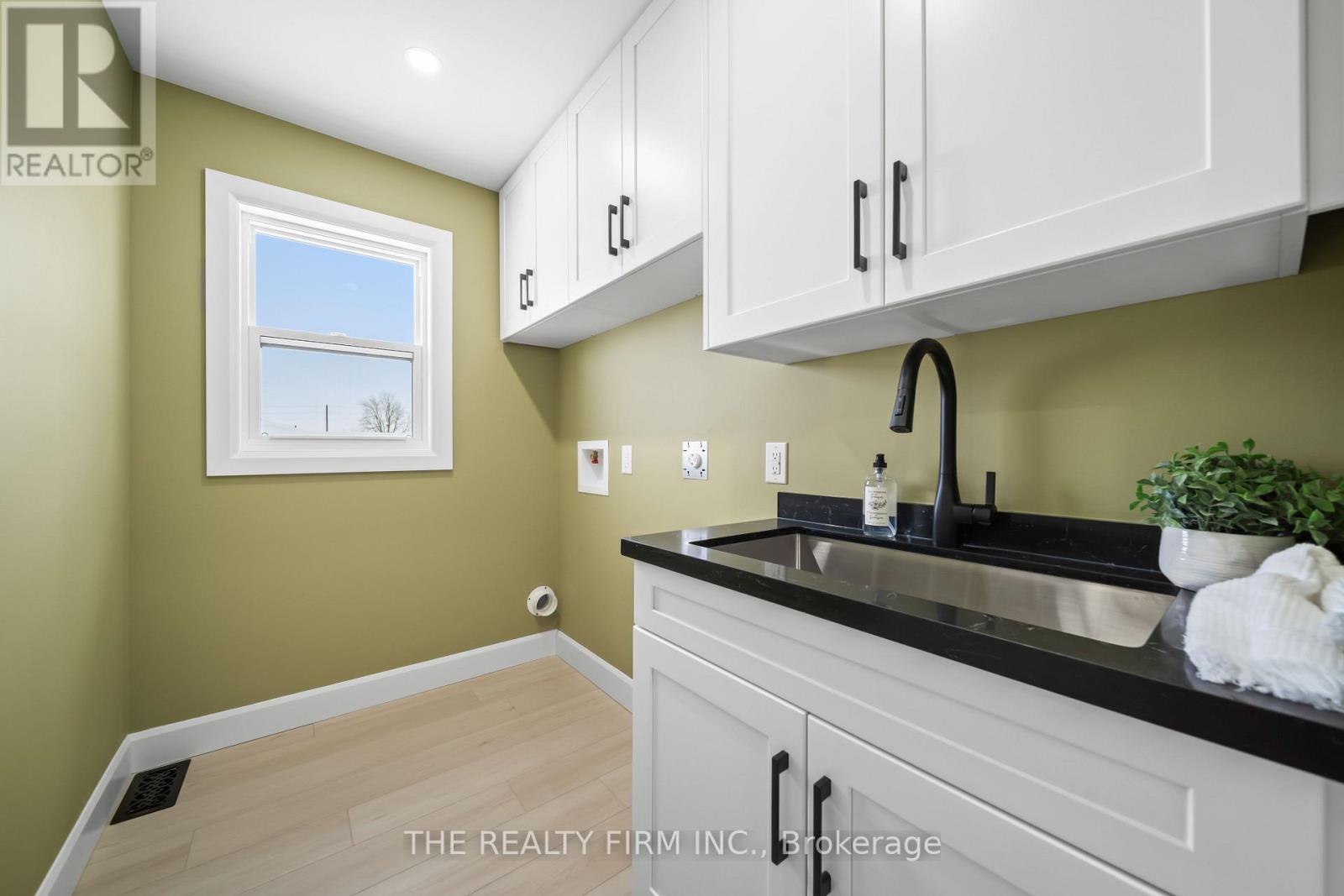 1037 Willow Drive W, London South, Ontario  N6E 1P4 - Photo 33 - X12721712