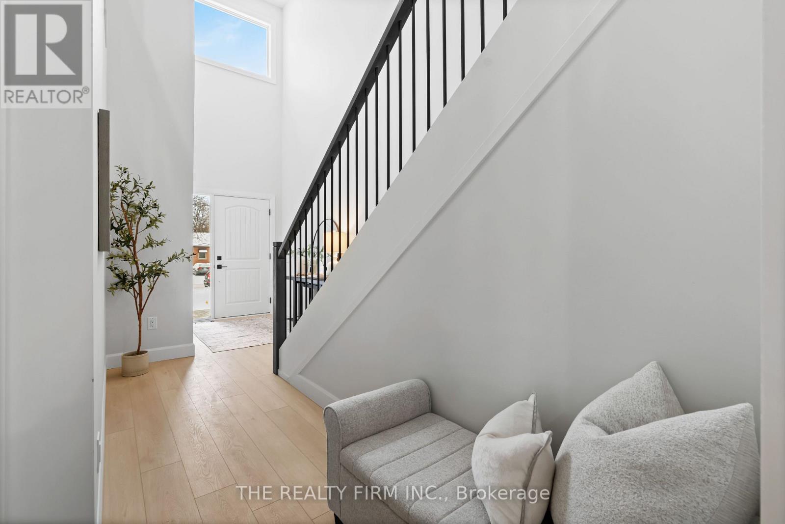 1037 Willow Drive W, London South, Ontario  N6E 1P4 - Photo 4 - X12721712