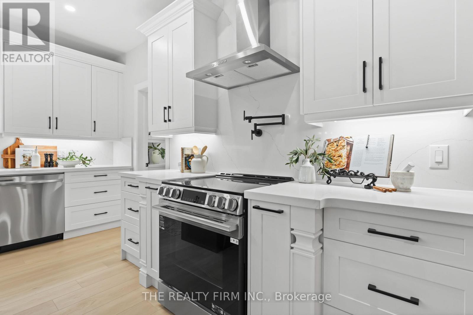 1037 Willow Drive W, London South, Ontario  N6E 1P4 - Photo 8 - X12721712