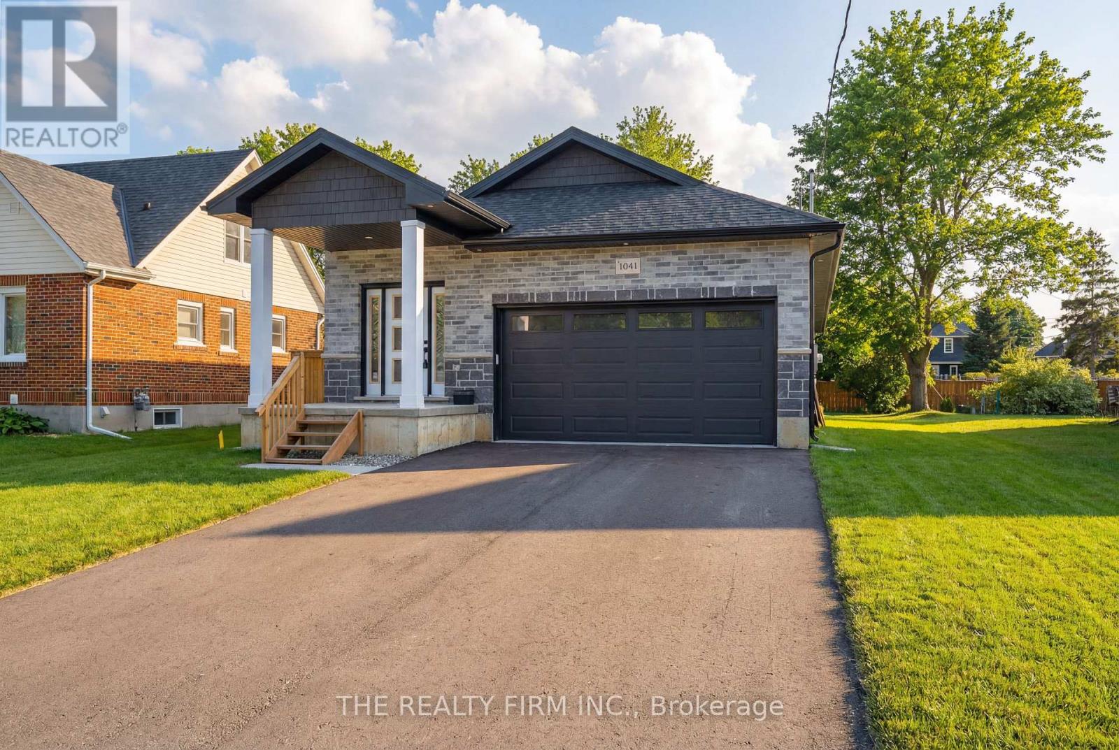 1041 Willow Drive W, London South, Ontario  N6E 1P4 - Photo 1 - X12721732