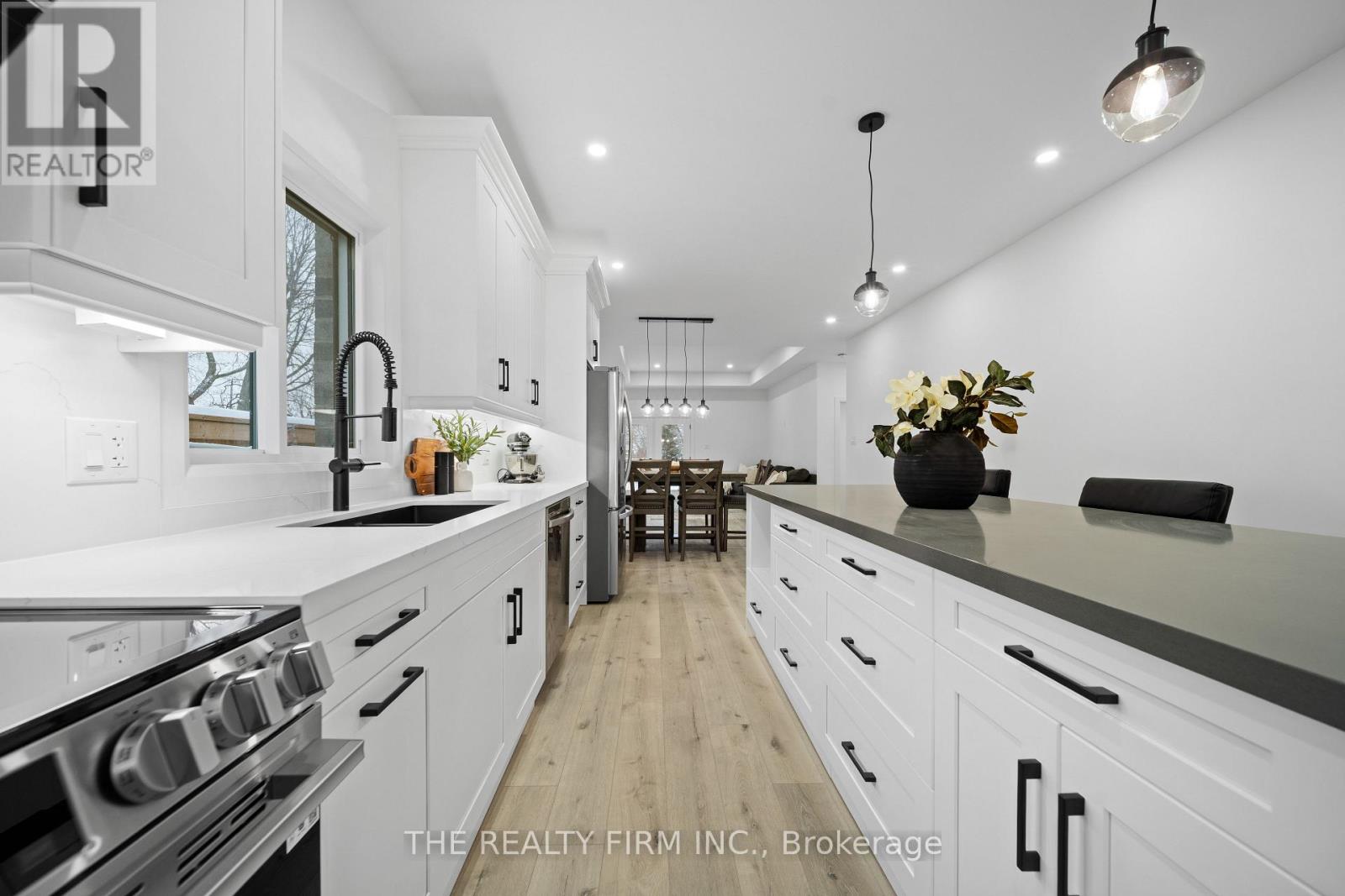 1041 Willow Drive W, London South, Ontario  N6E 1P4 - Photo 10 - X12721732