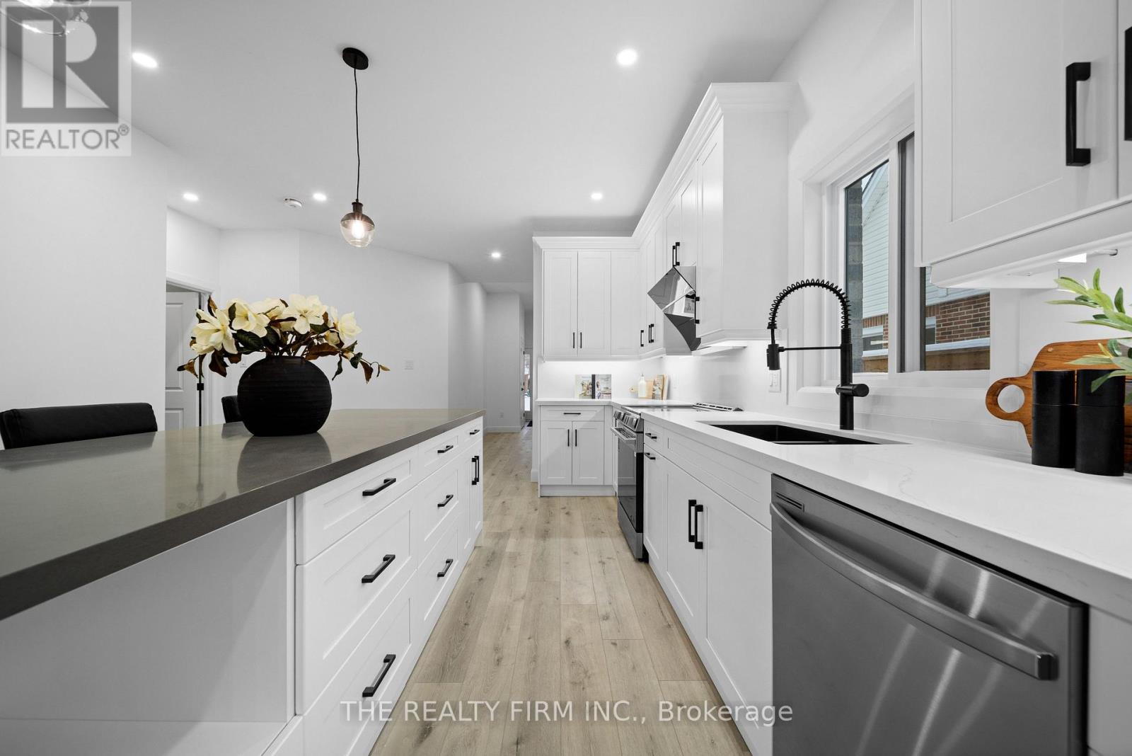 1041 Willow Drive W, London South, Ontario  N6E 1P4 - Photo 12 - X12721732