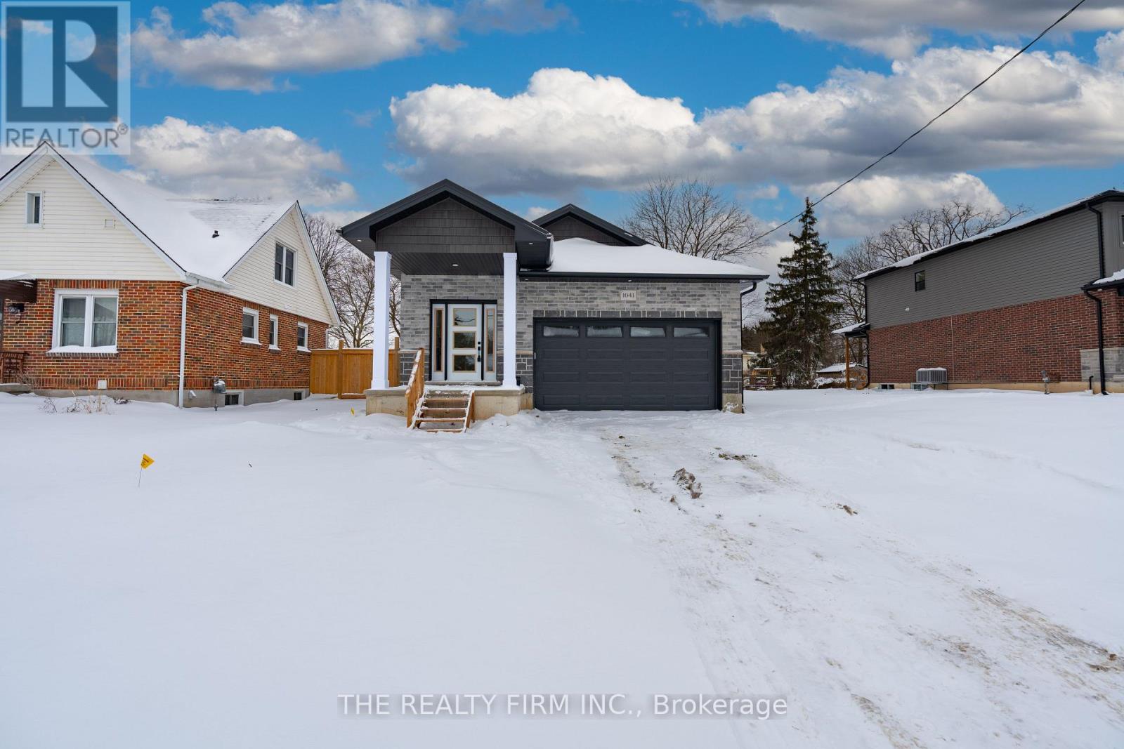 1041 Willow Drive W, London South, Ontario  N6E 1P4 - Photo 2 - X12721732