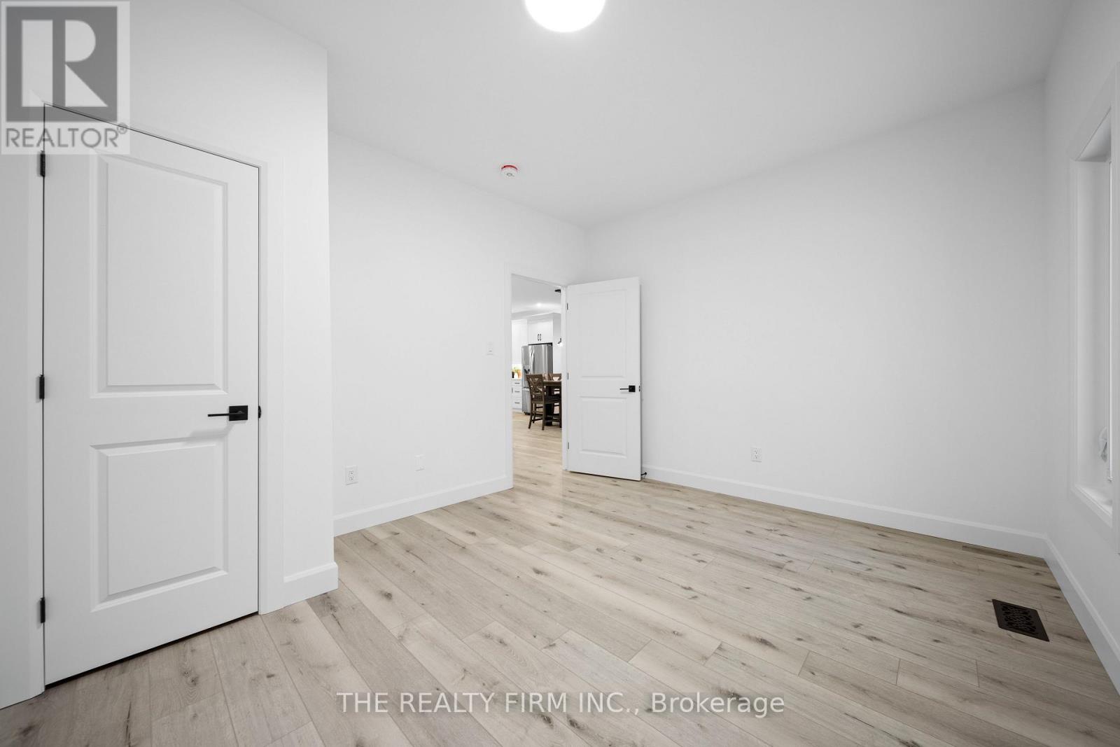 1041 Willow Drive W, London South, Ontario  N6E 1P4 - Photo 23 - X12721732