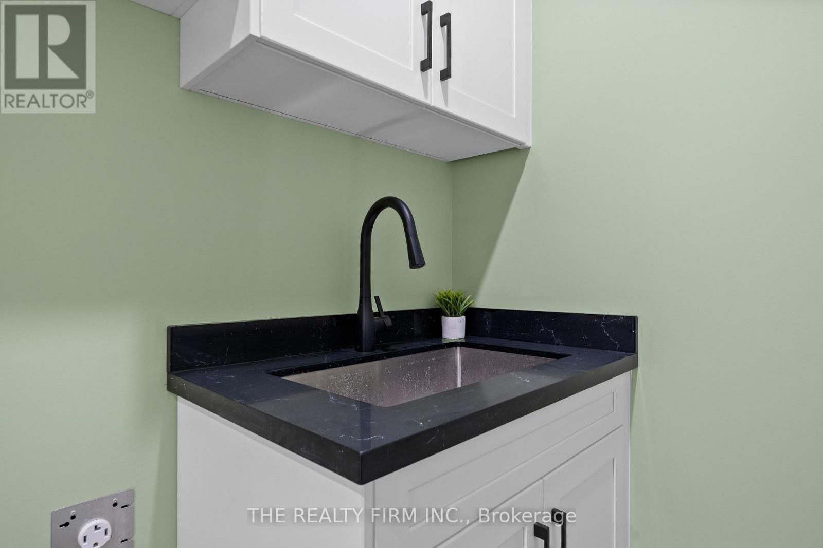 1041 Willow Drive W, London South, Ontario  N6E 1P4 - Photo 32 - X12721732